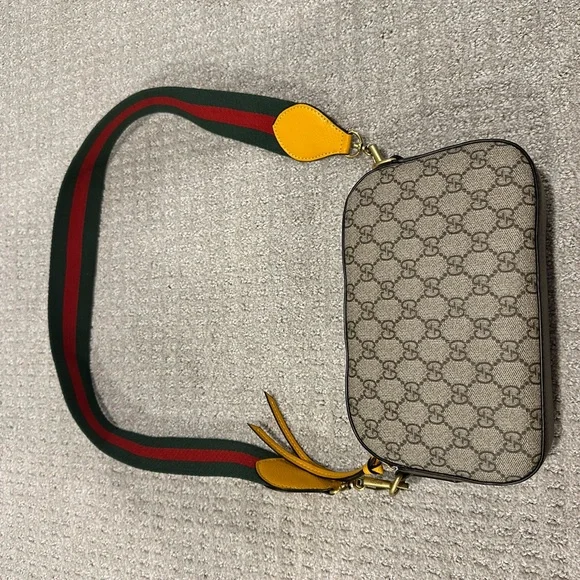 GG Crossbody Bag - Picture 4 of 4